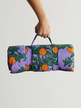 NWOT BAGGU Puffy Picnic Blanket- Orange Tree Periwinkle